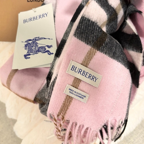 Burberry The Classic Checked Fringed Scarf - Picture 4 of 6